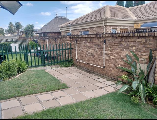2 BEDROOM APARTMENT FOR SALE IN RAVENSWOOD